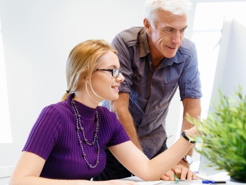 co-workers-working-together-PRZ8DTV-1400x788